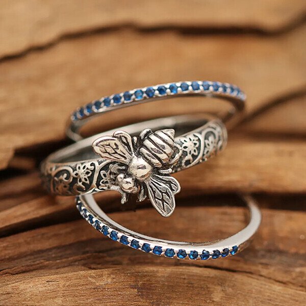 Sterling Silver Retro Insect Bee Set Ring.