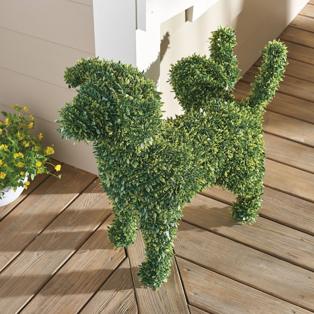 Decorative Peeing Dog Topiary