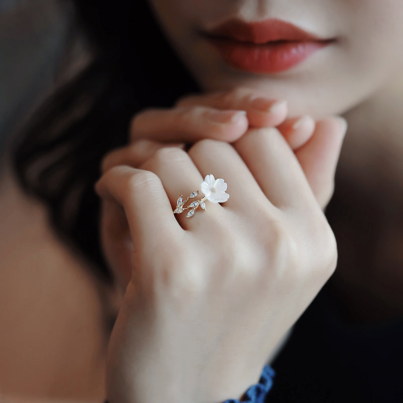 Adjustable White Shell Ring