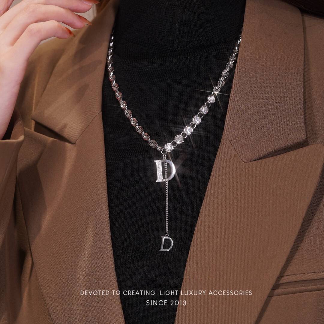 (🎅Early Christmas Sale - Save 49.99% OFF🎁) Letter D alloy light luxury fashion sweater necklace