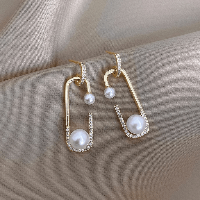 Eloise Pearl Clip Earrings