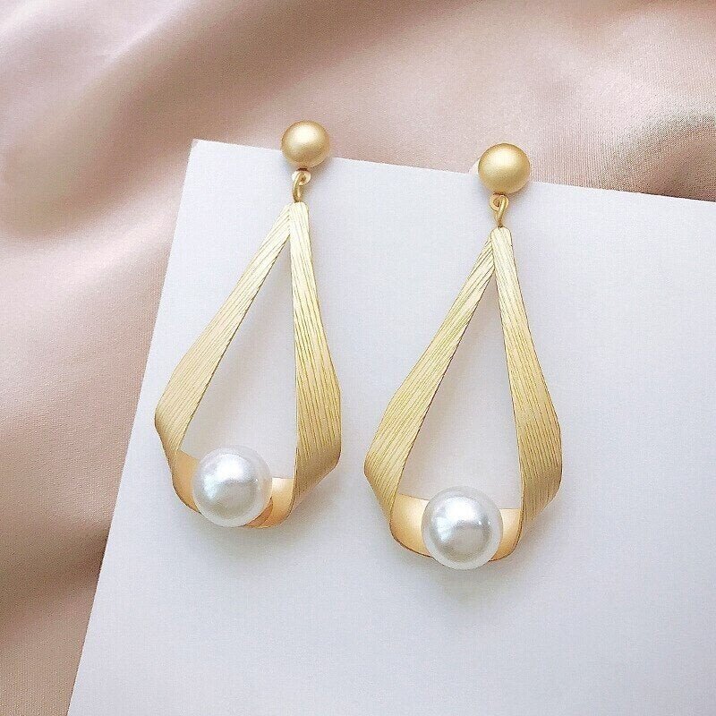 Sophia Pearl Drop Earrings