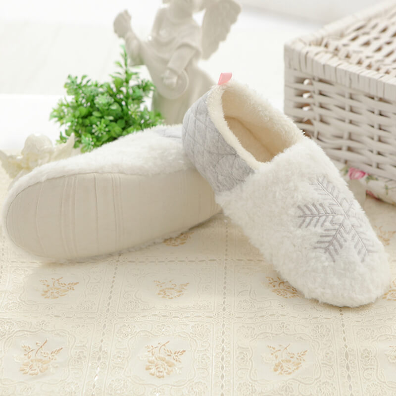 Winter Warm Christmas Snowflake Fuzzy Slippers Outdoor Indoor Slippers