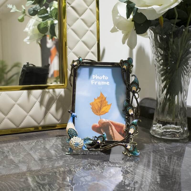 The Peacock Pattern Metal Photo Frames for Table Top Display Home Decor, Retro Photo Frame