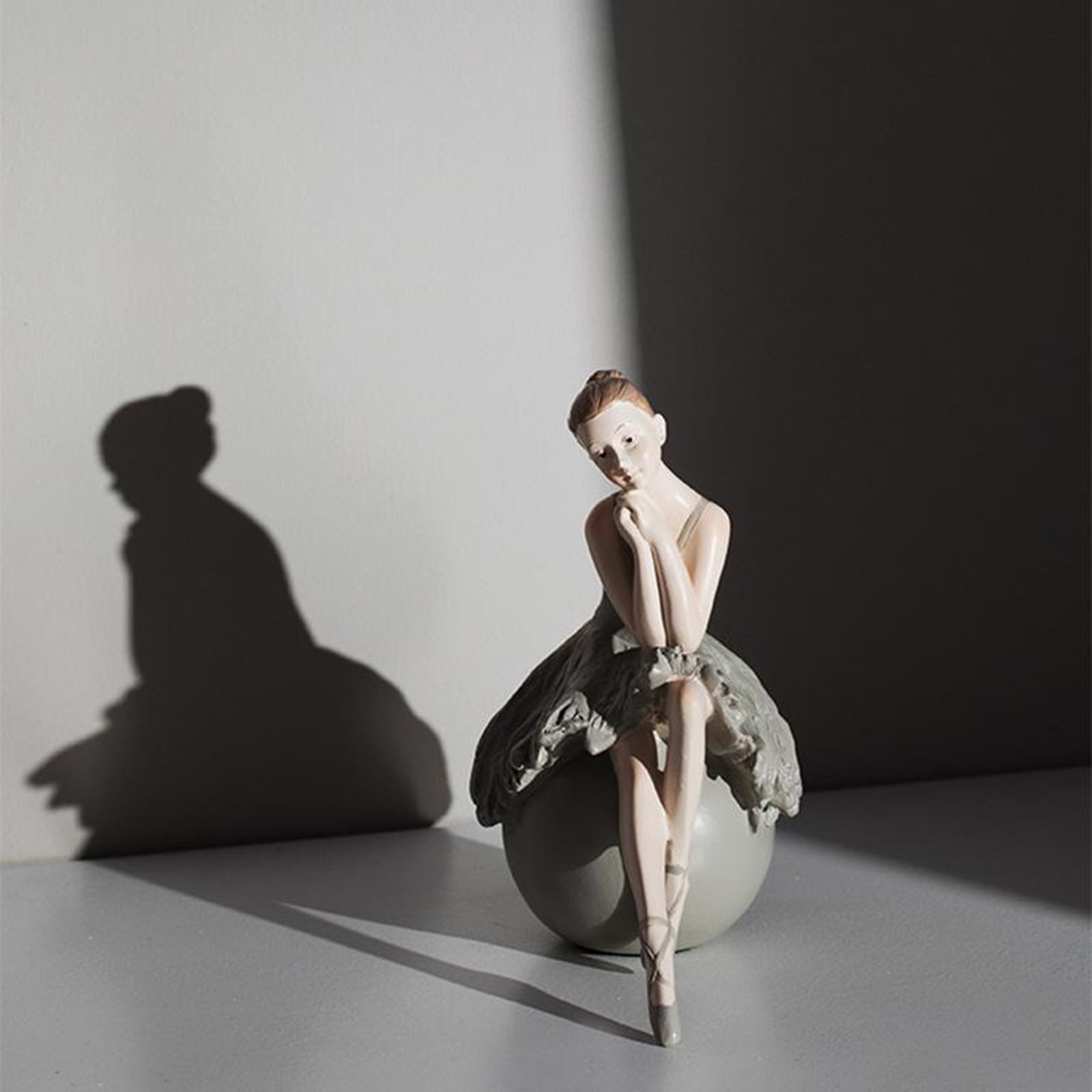 Resin Elegant Figurine Ballerina Ballet Dancer Desktop Ornament Statue