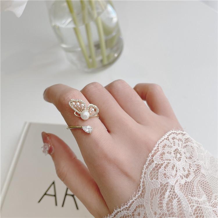 Vintage Adjustable Butterfly Zirconia Pearl Ring